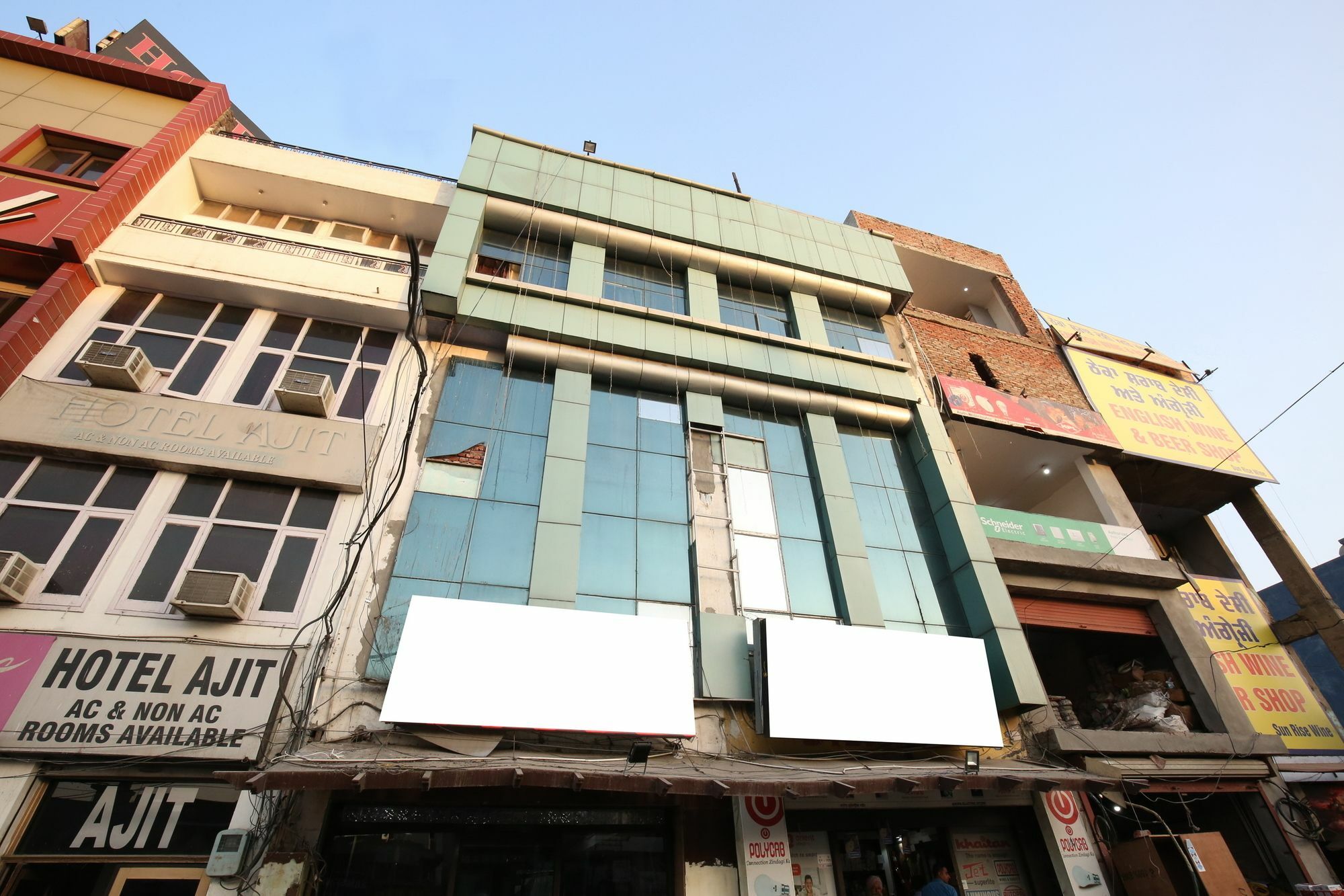 Oyo 12354 Hotel Sangreela Amritsar Exterior foto